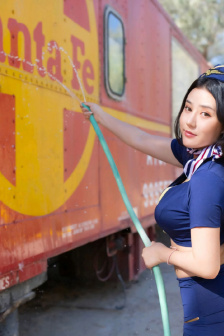 揉捏奶头高潮呻吟视频